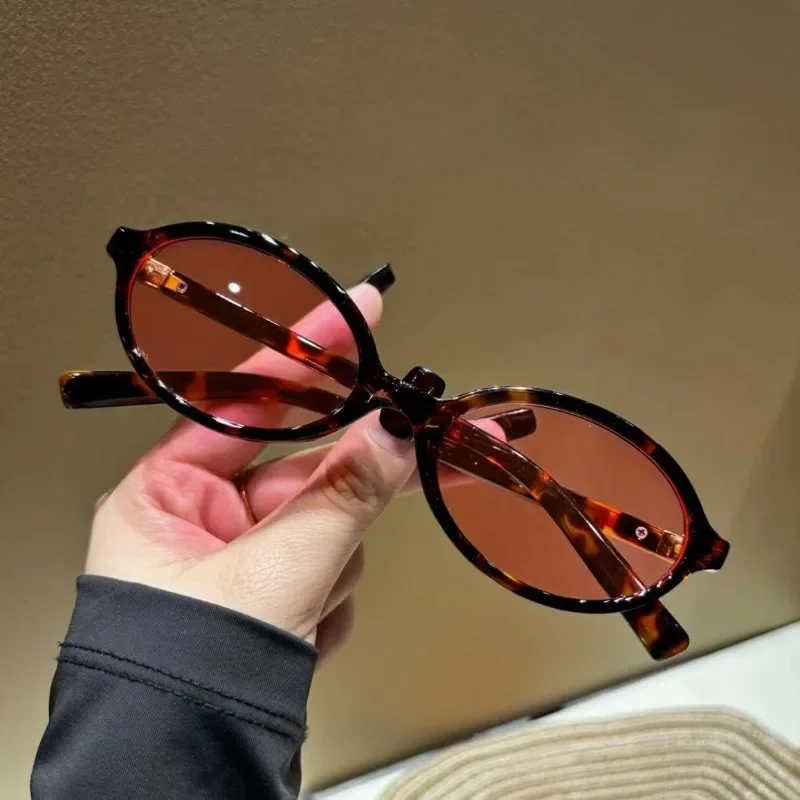 New Oval Shape Sunglasses Clas - Women'S Fashion Eyewear ulasan dan harga